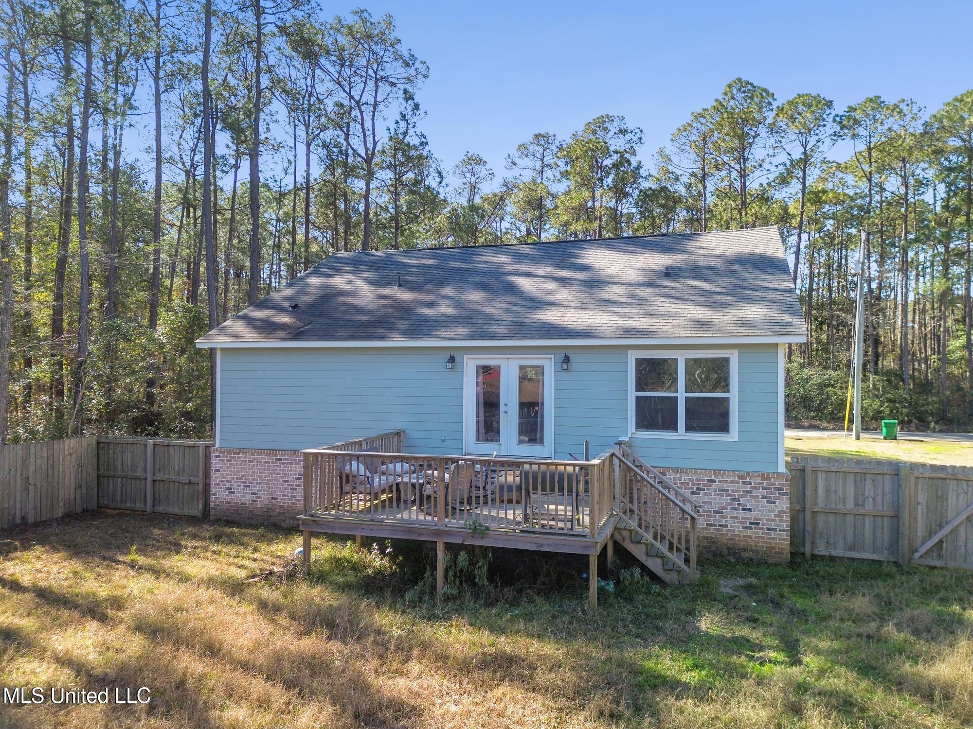 1132 Ash Street Property Photo 19
