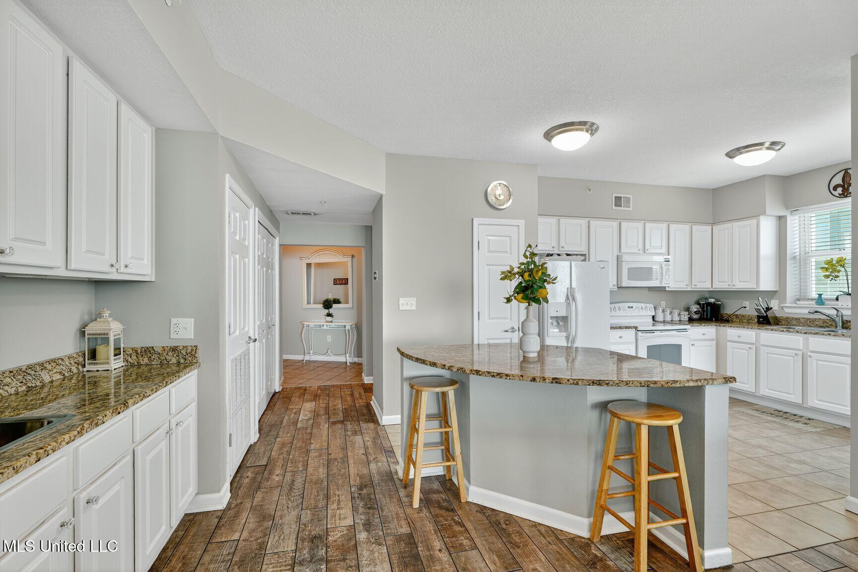 2228 Beach Drive Property Photo 10