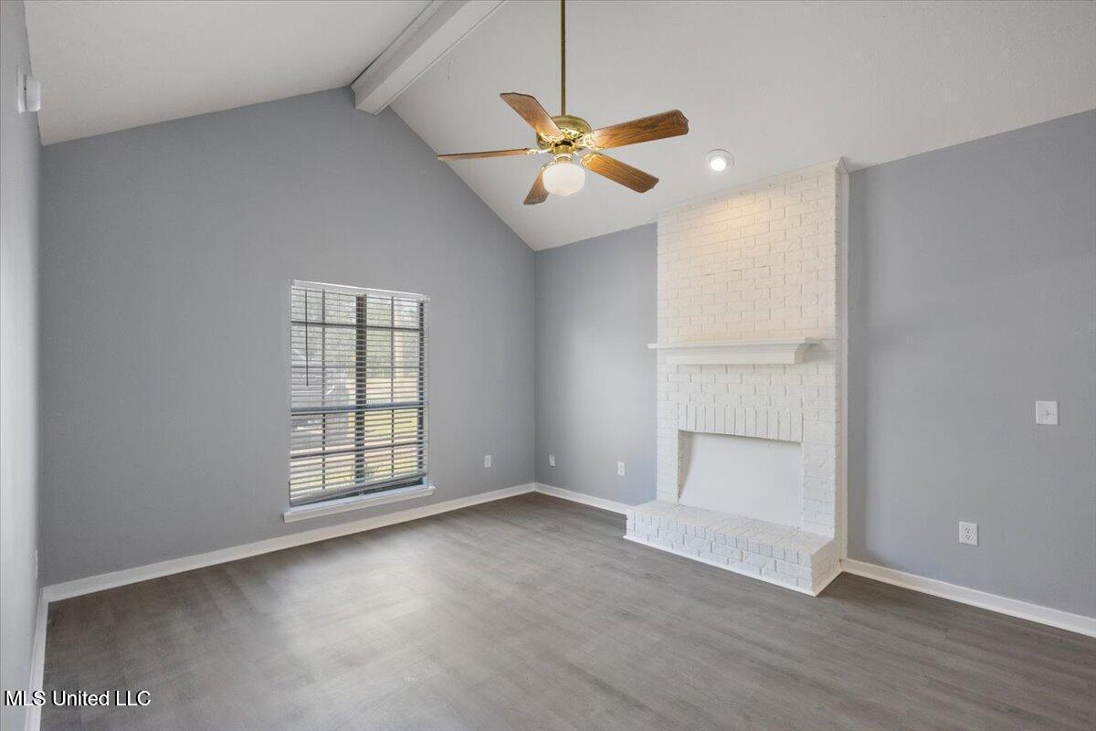 2455 River Oaks Boulevard Property Photo 6