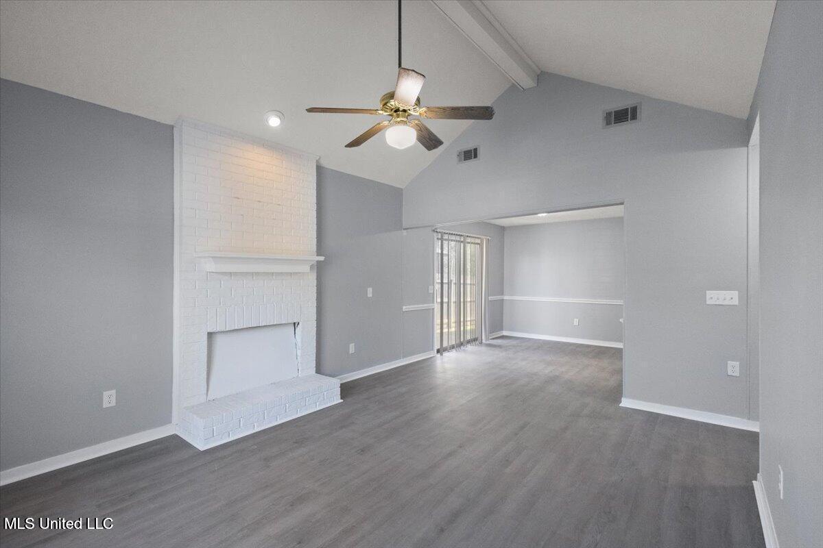 2455 River Oaks Boulevard Property Photo 7