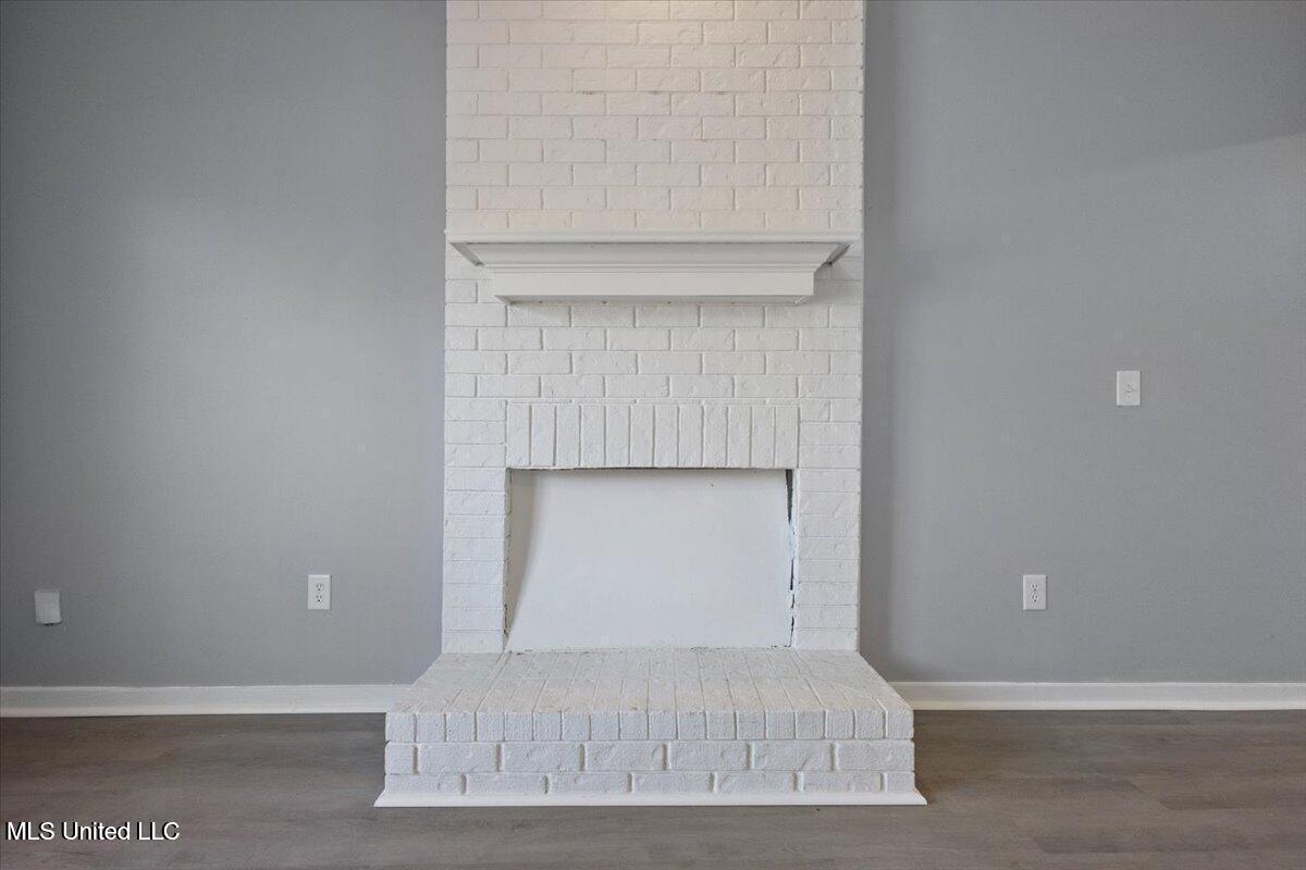 2455 River Oaks Boulevard Property Photo 8