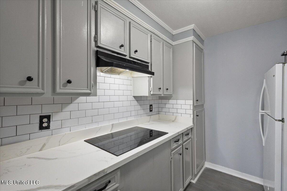 2455 River Oaks Boulevard Property Photo 13
