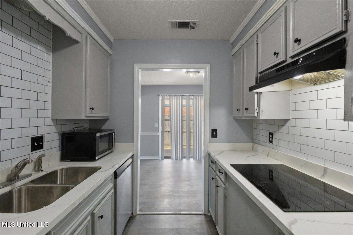 2455 River Oaks Boulevard Property Photo 14