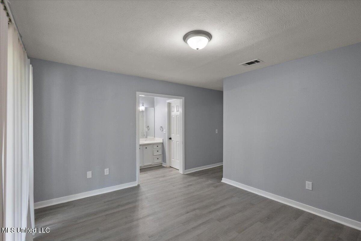 2455 River Oaks Boulevard Property Photo 16