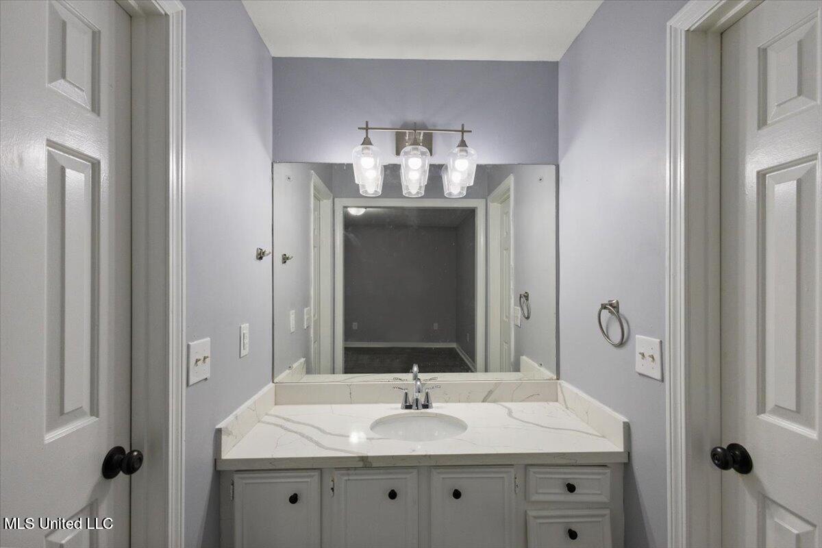 2455 River Oaks Boulevard Property Photo 17