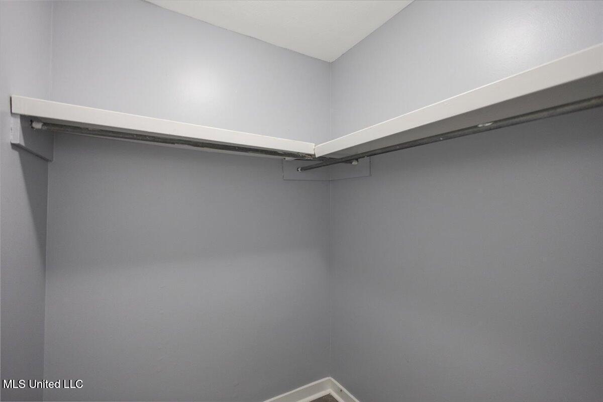 2455 River Oaks Boulevard Property Photo 18