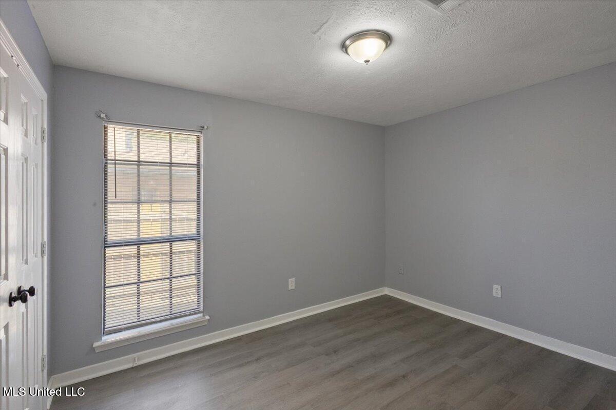2455 River Oaks Boulevard Property Photo 19