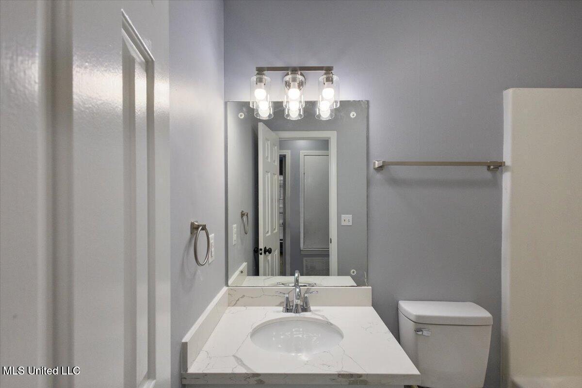 2455 River Oaks Boulevard Property Photo 20