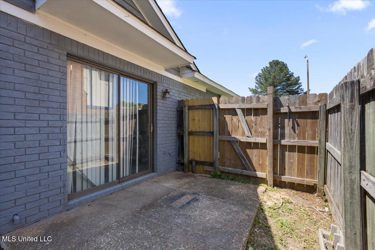 2455 River Oaks Boulevard Property Photo 22
