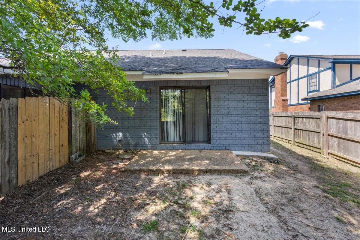 2455 River Oaks Boulevard Property Photo 23