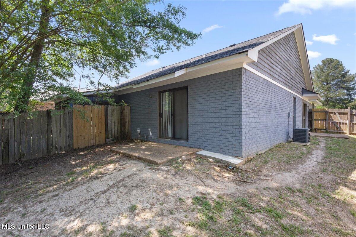 2455 River Oaks Boulevard Property Photo 24