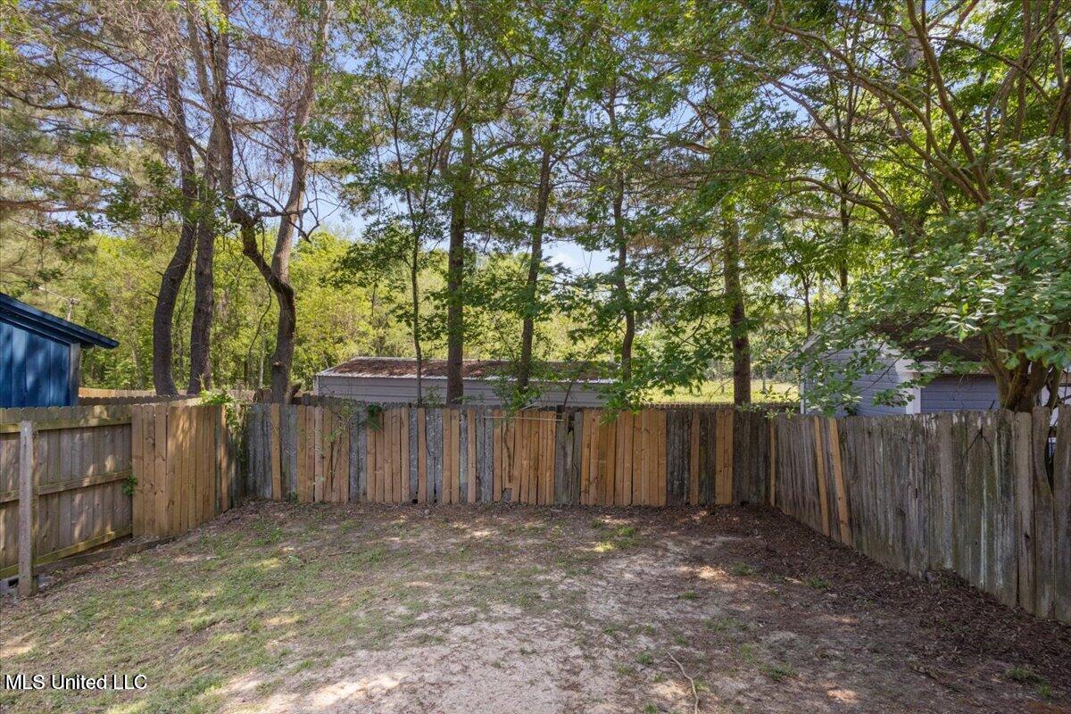 2455 River Oaks Boulevard Property Photo 25
