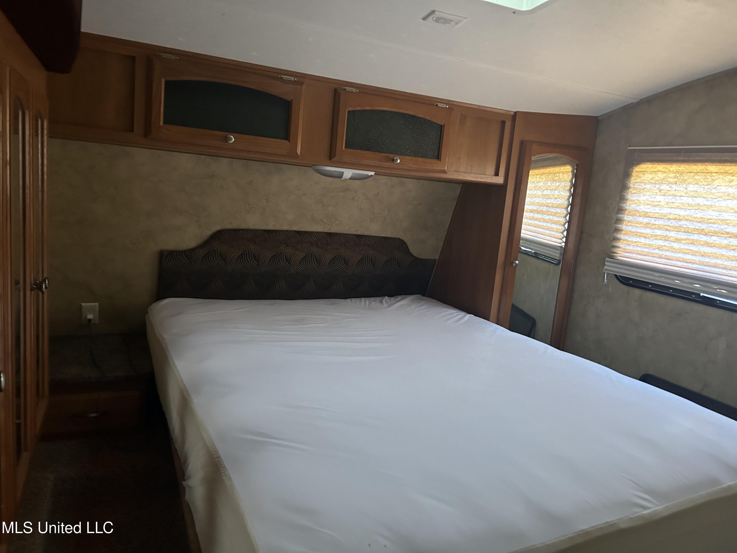 307 Willis Road Property Photo 13