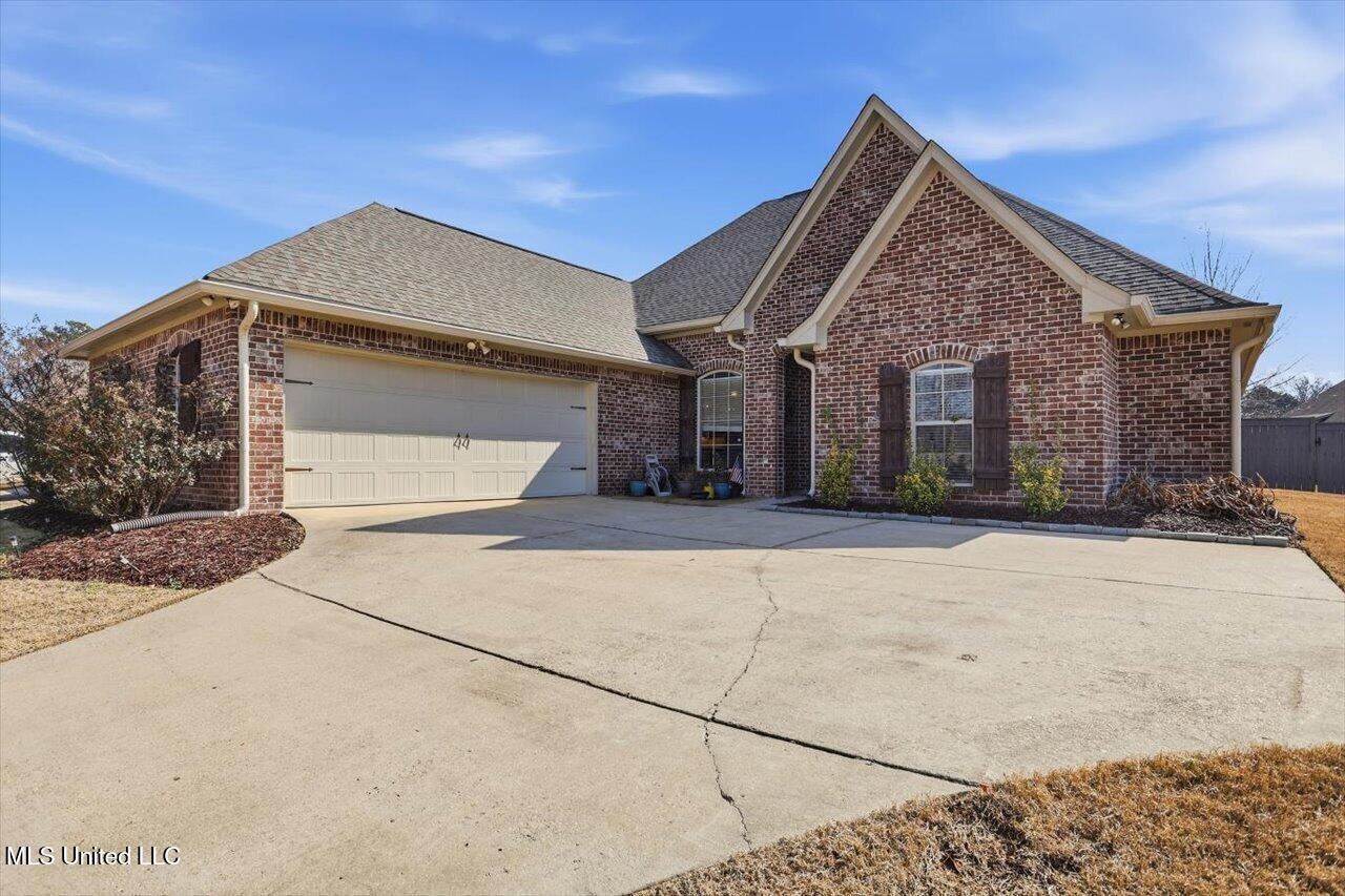 119 Camden Crossing Property Photo 2