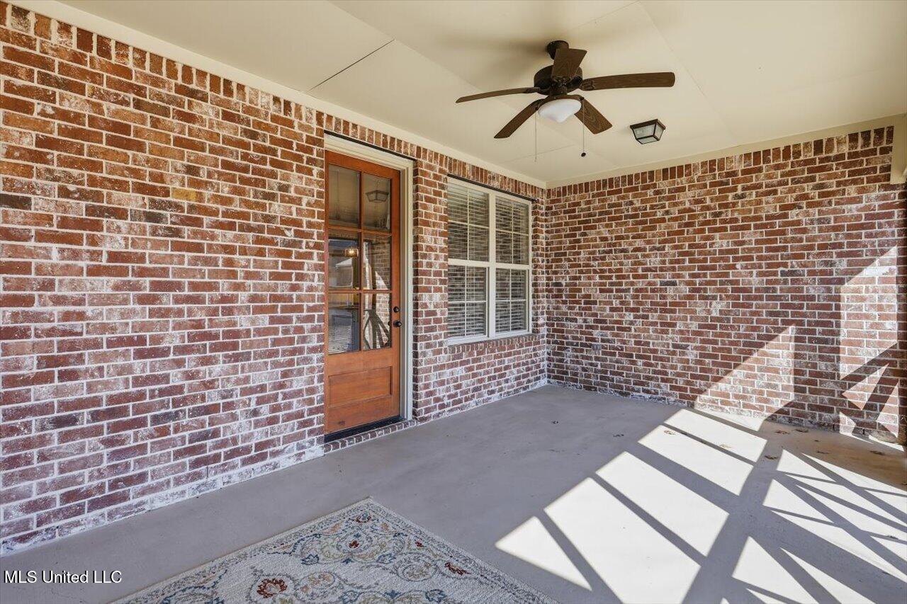 119 Camden Crossing Property Photo 5