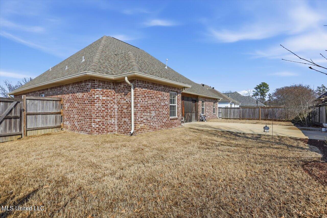 119 Camden Crossing Property Photo 7