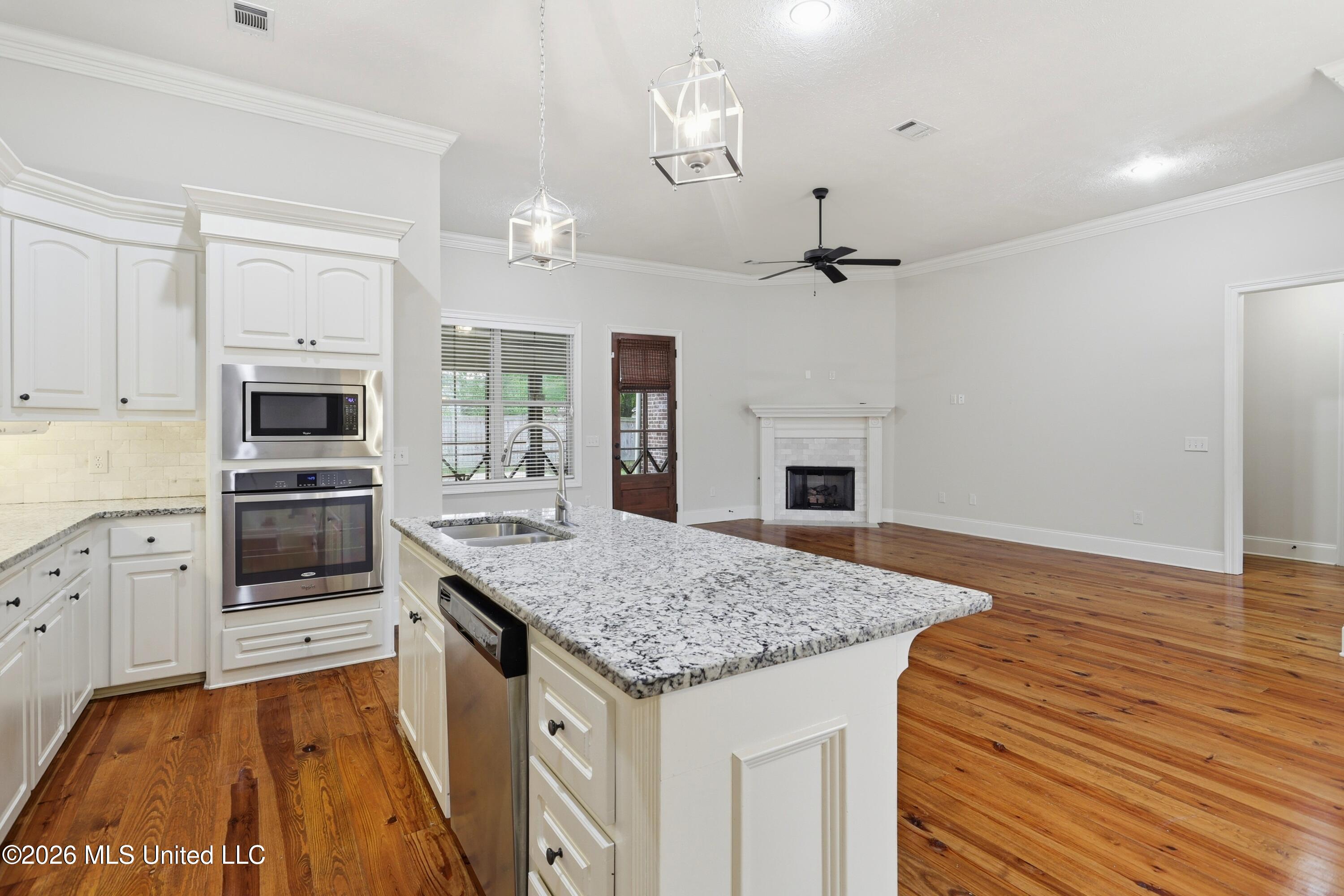 119 Camden Crossing Property Photo 16