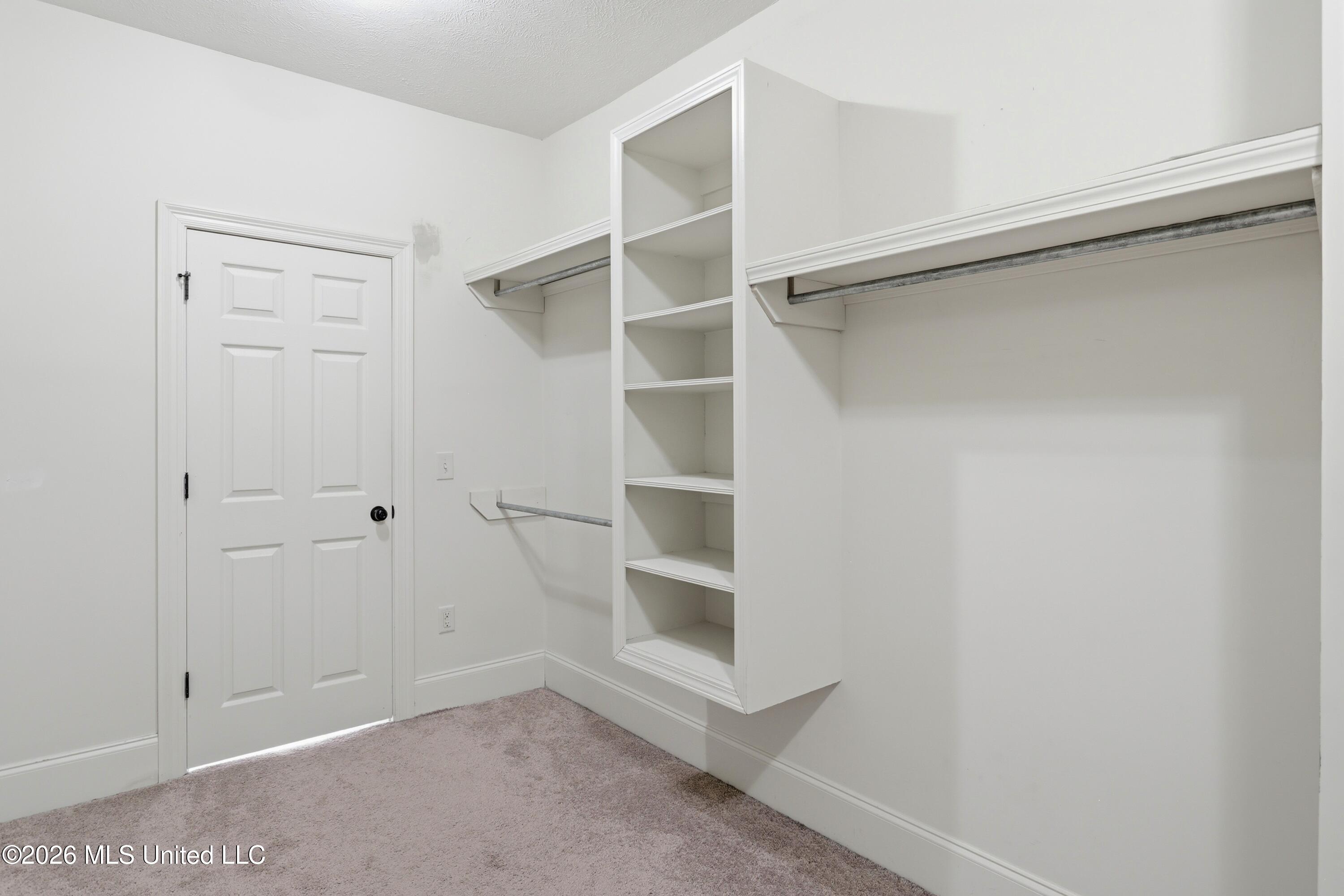 119 Camden Crossing Property Photo 24