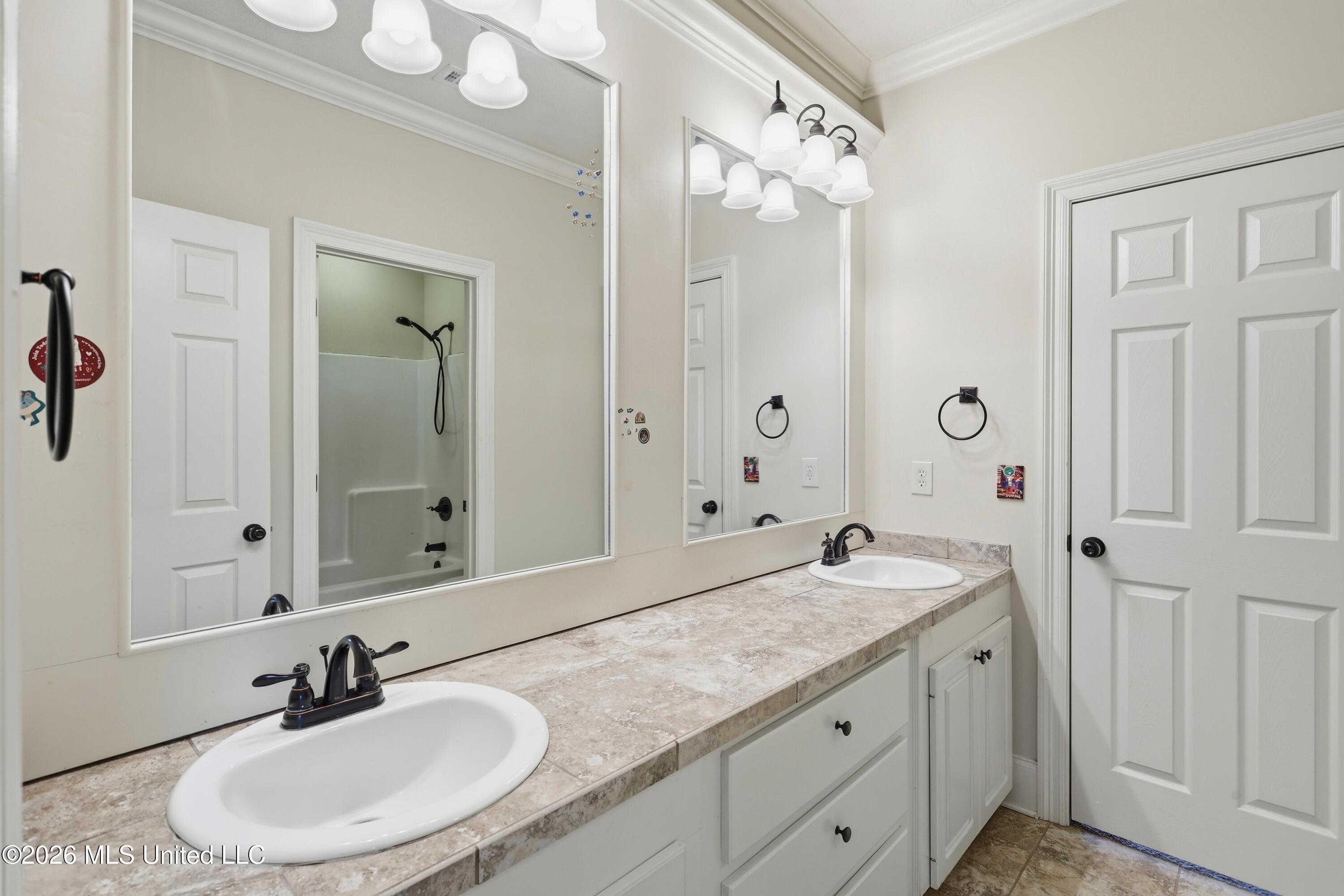 119 Camden Crossing Property Photo 32