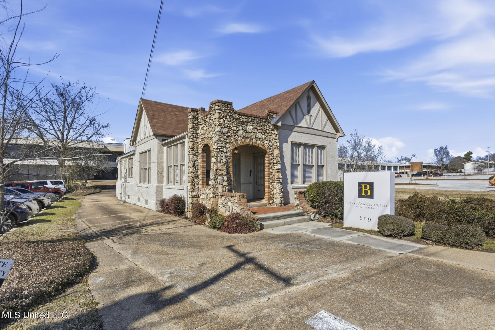 629 N Jefferson Street Property Photo 2