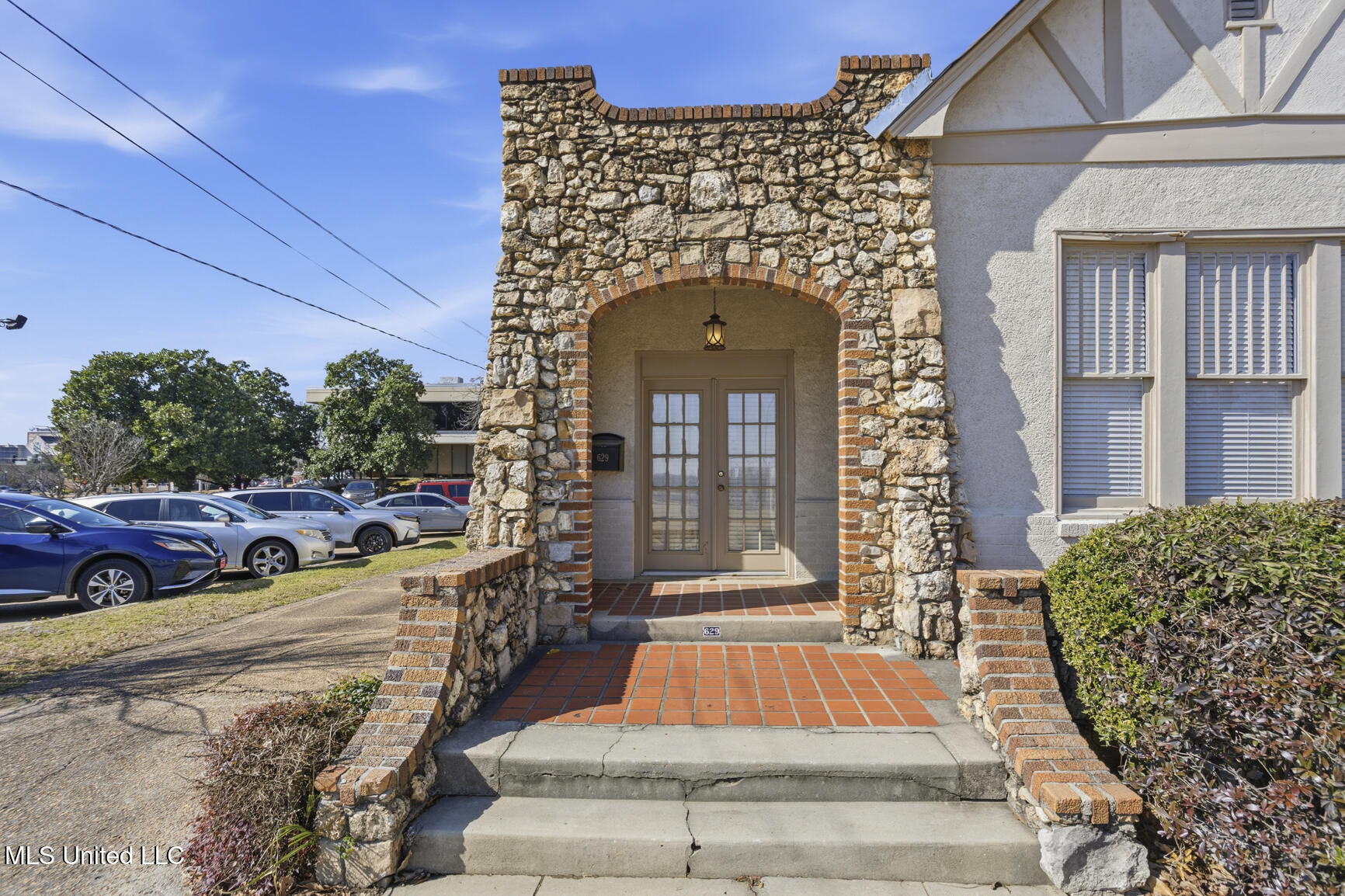 629 N Jefferson Street Property Photo 4
