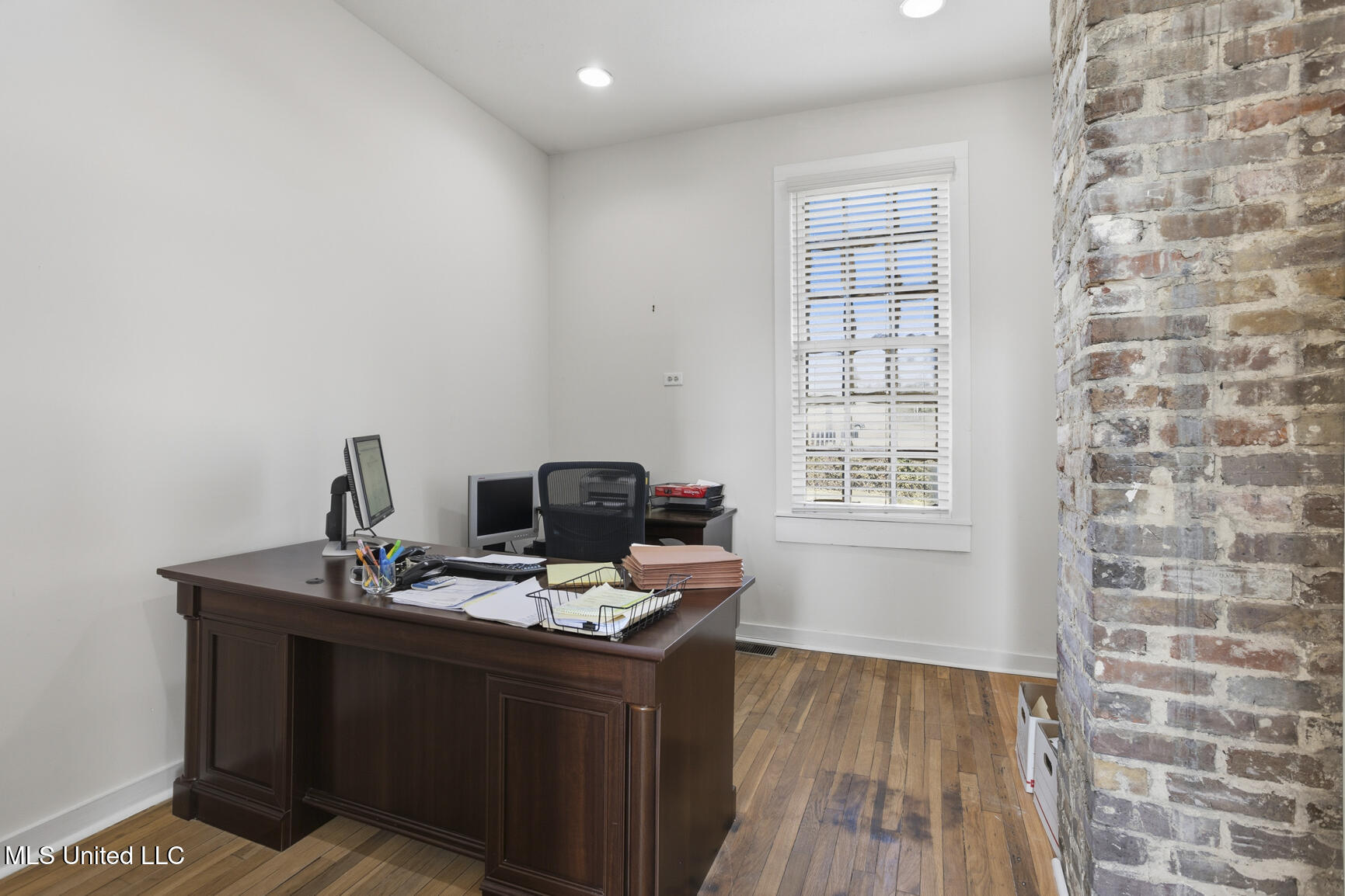 629 N Jefferson Street Property Photo 18