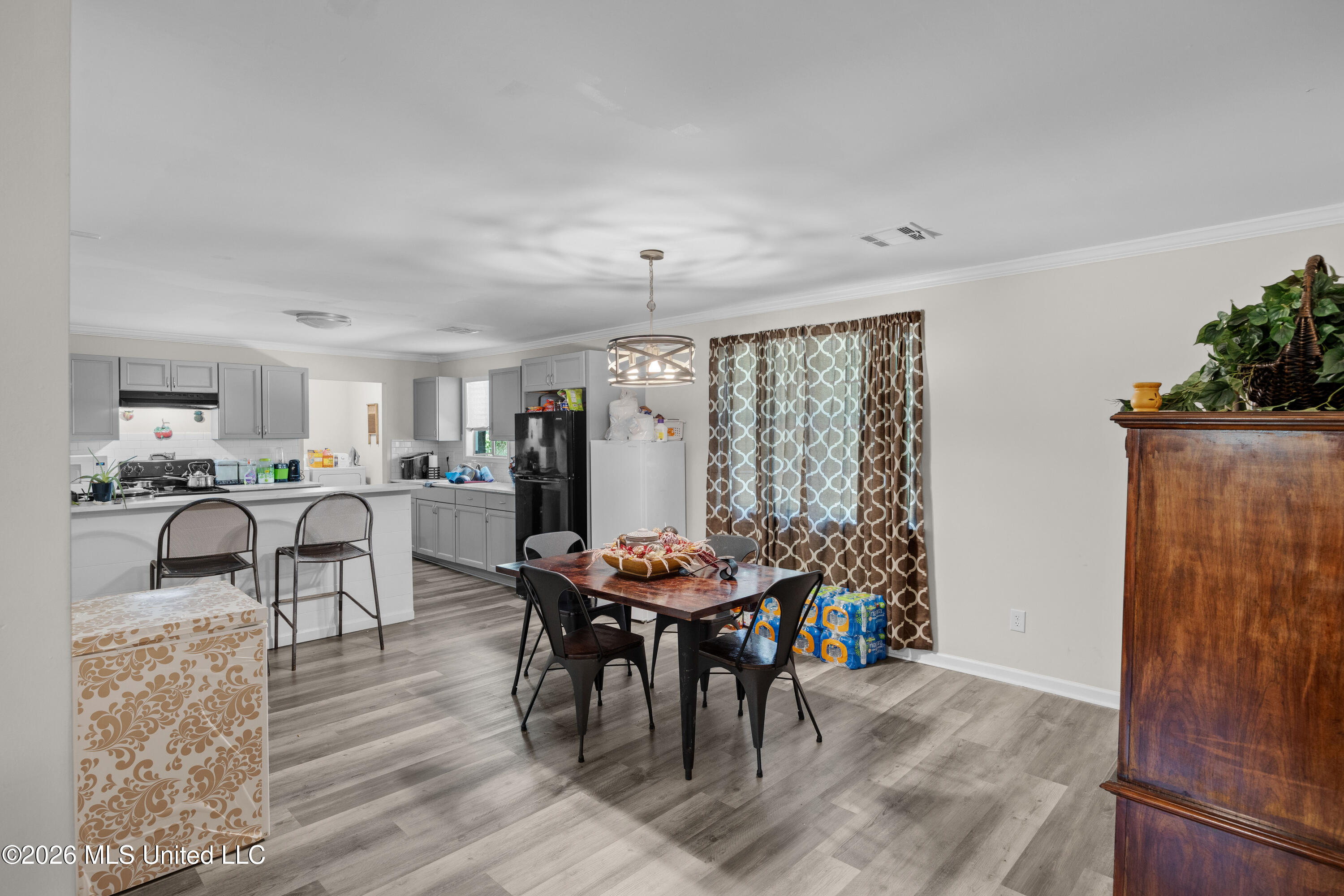 1208 Cooper Road Property Photo 9