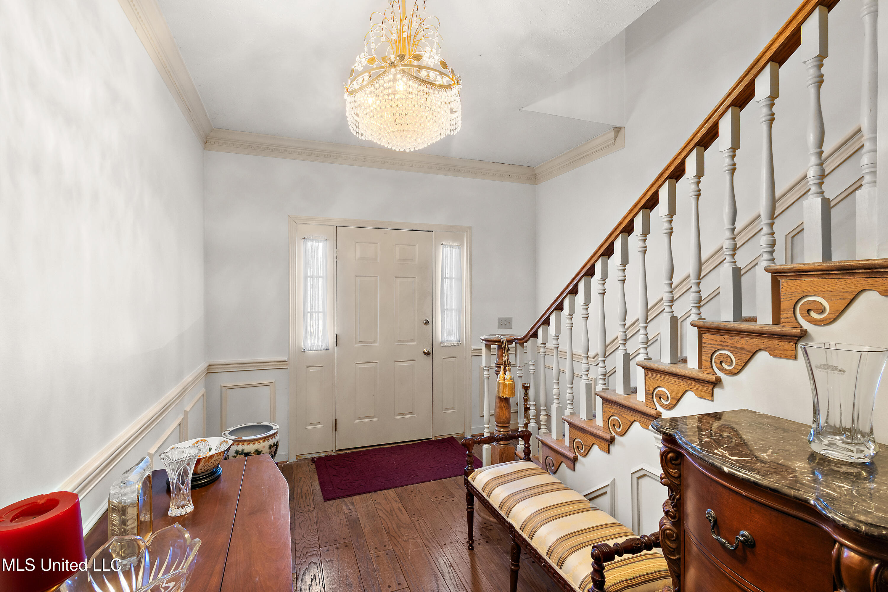 4109 Henderson Road Property Photo 2