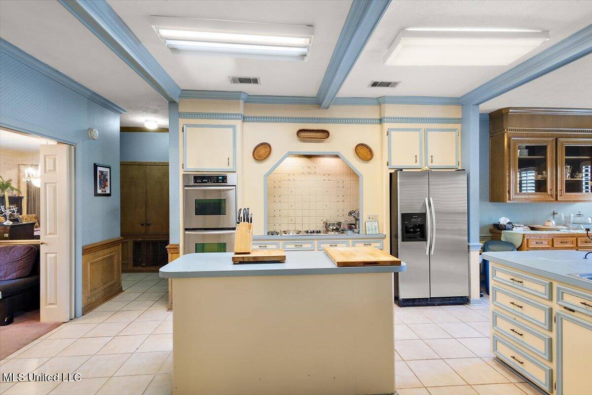 4109 Henderson Road Property Photo 8