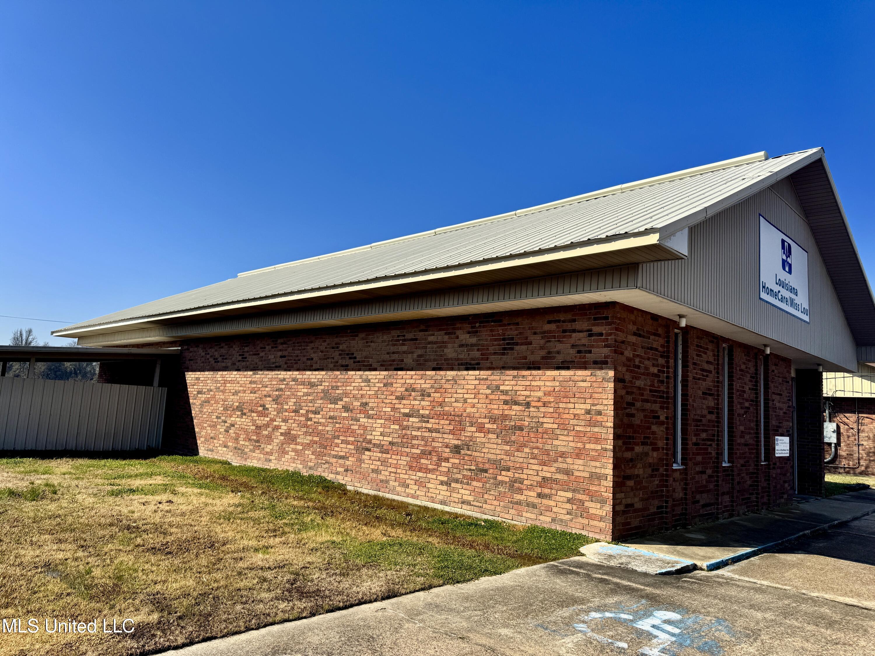 200 Serio Boulevard Property Photo 2