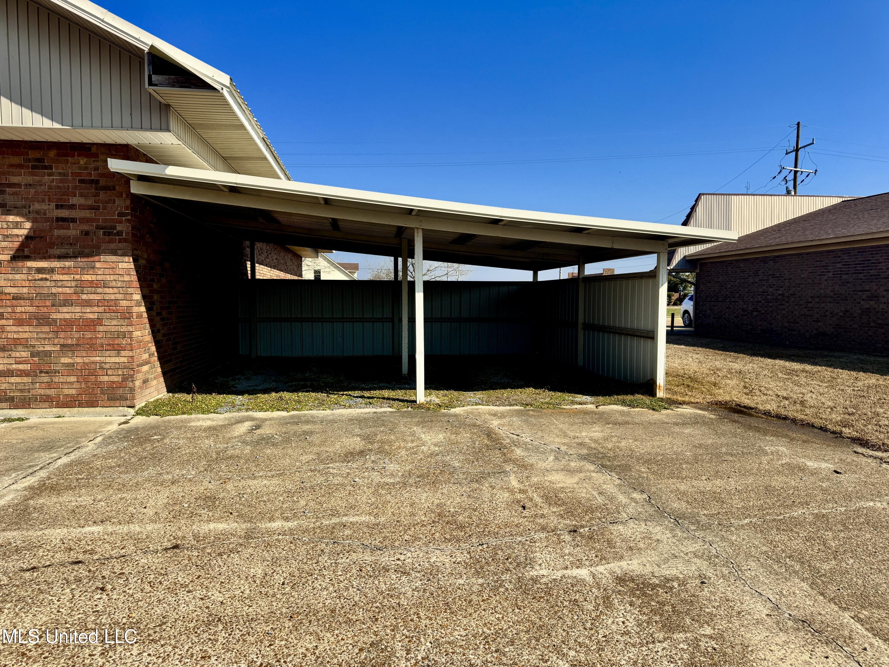 200 Serio Boulevard Property Photo 6