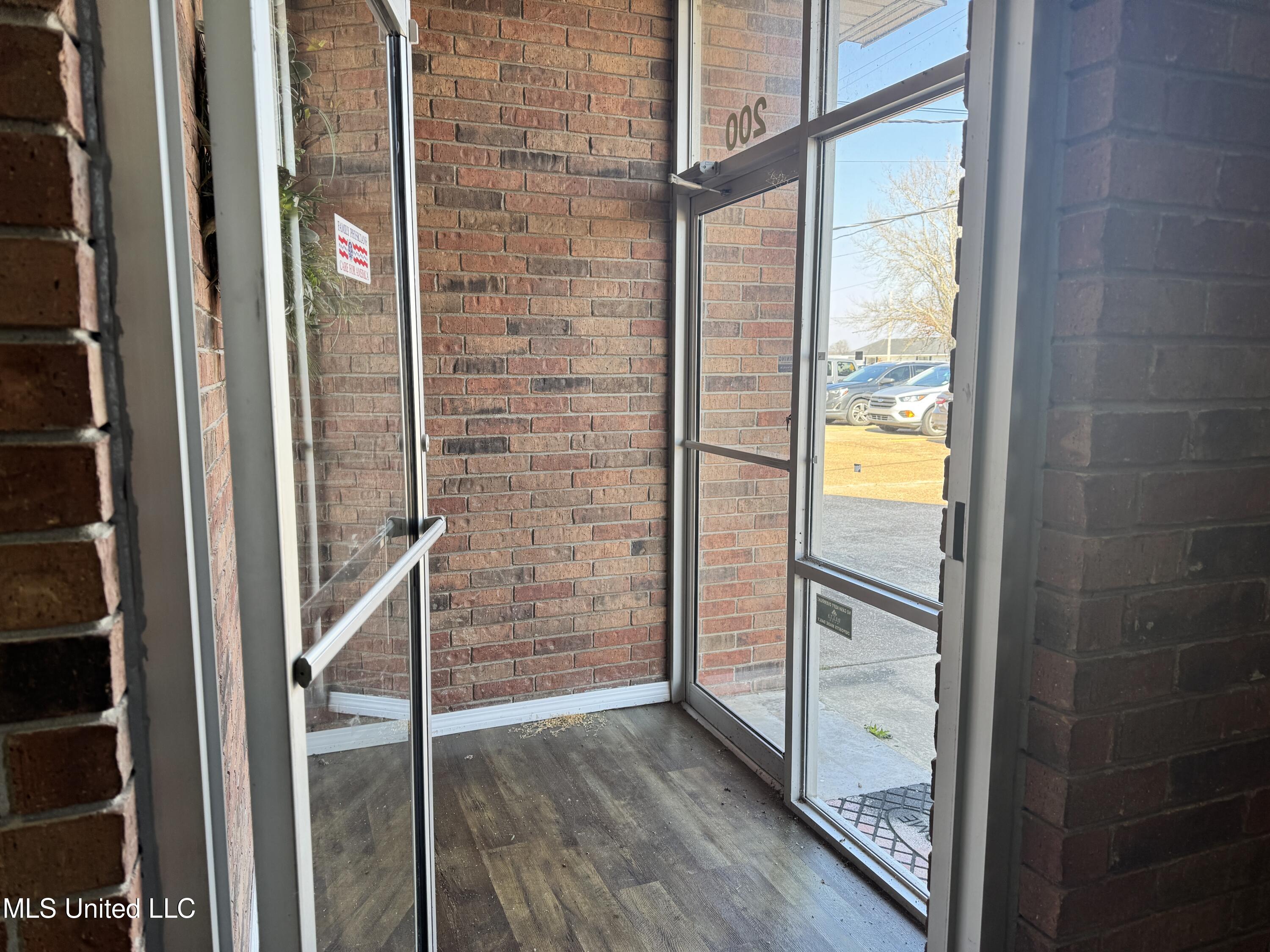 200 Serio Boulevard Property Photo 7