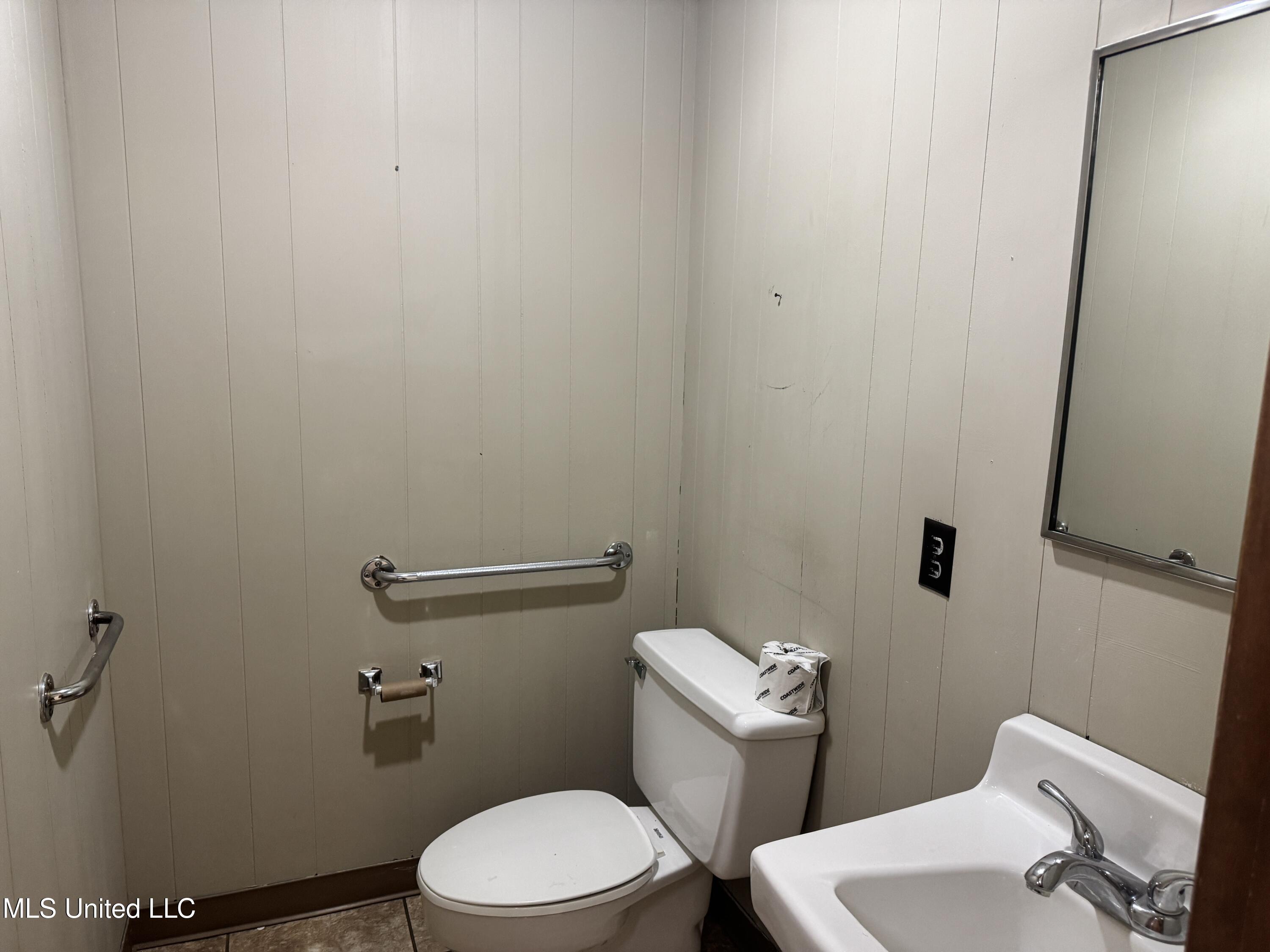 200 Serio Boulevard Property Photo 17