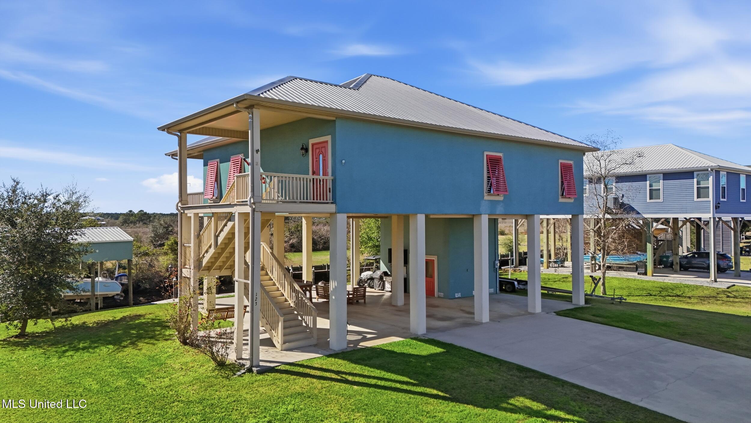 123 Helen Drive Property Photo 2