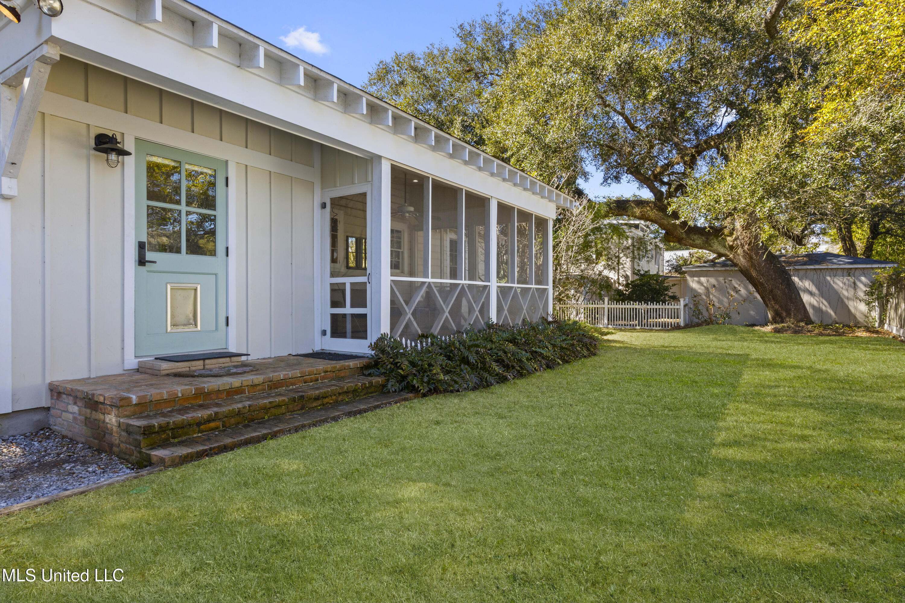 111 Bay View Court Property Photo 48