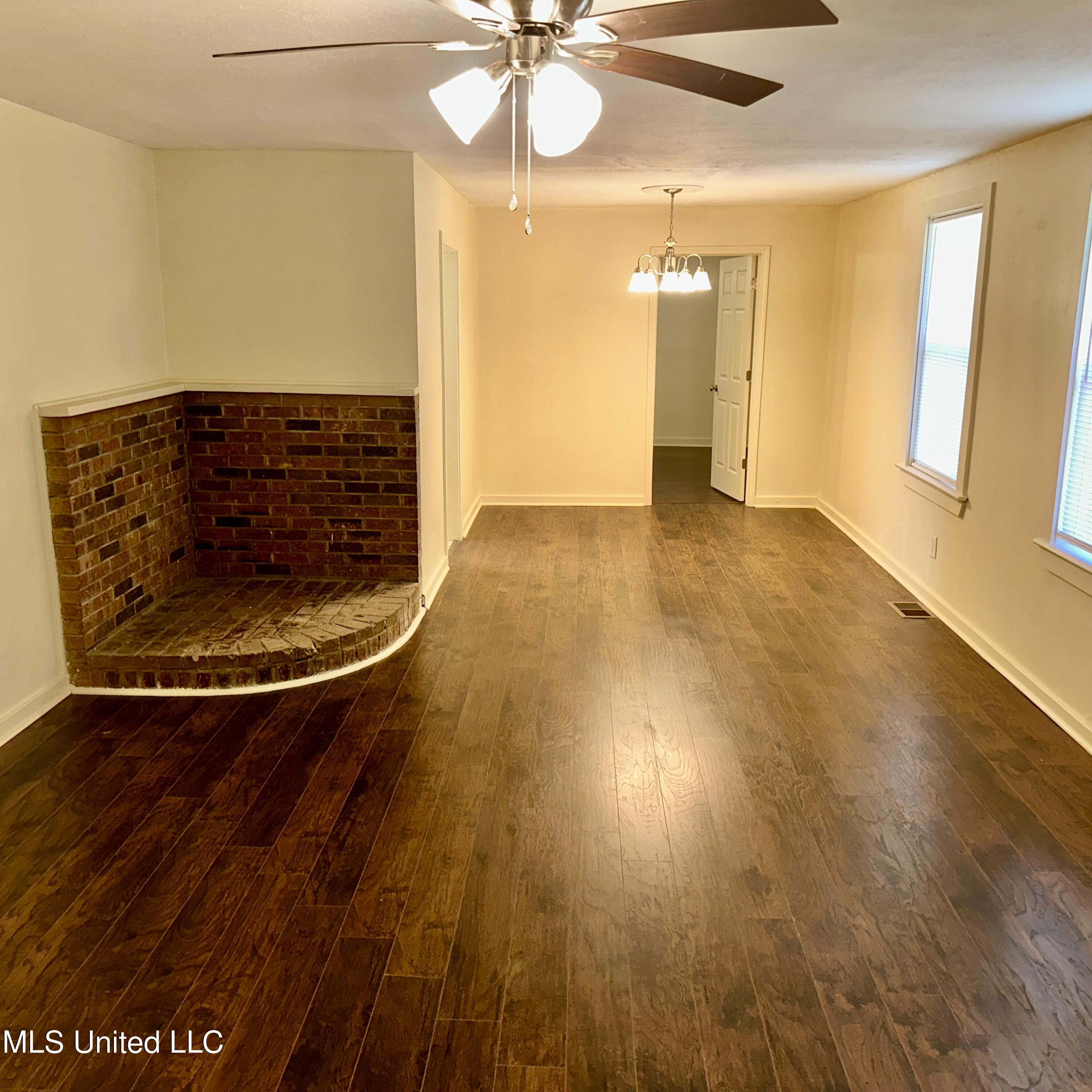 359 Cummins Street Property Photo 3