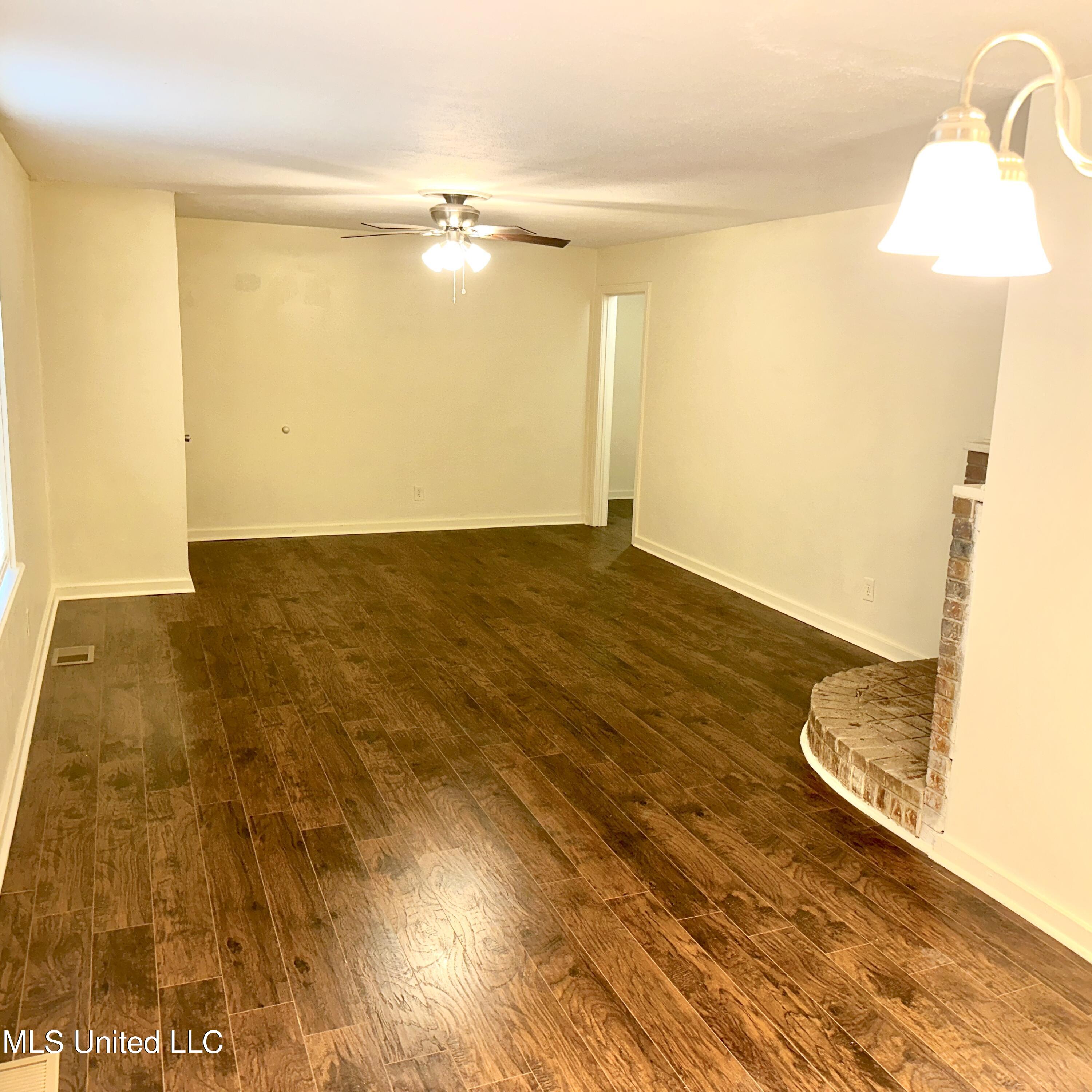 359 Cummins Street Property Photo 4