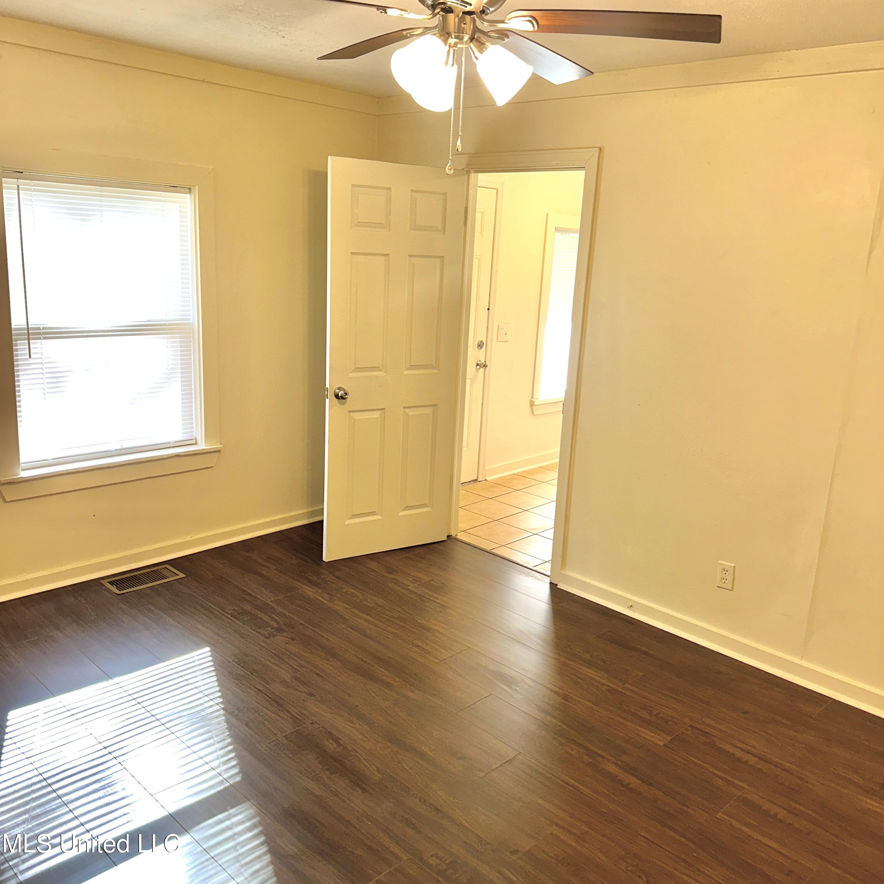 359 Cummins Street Property Photo 17