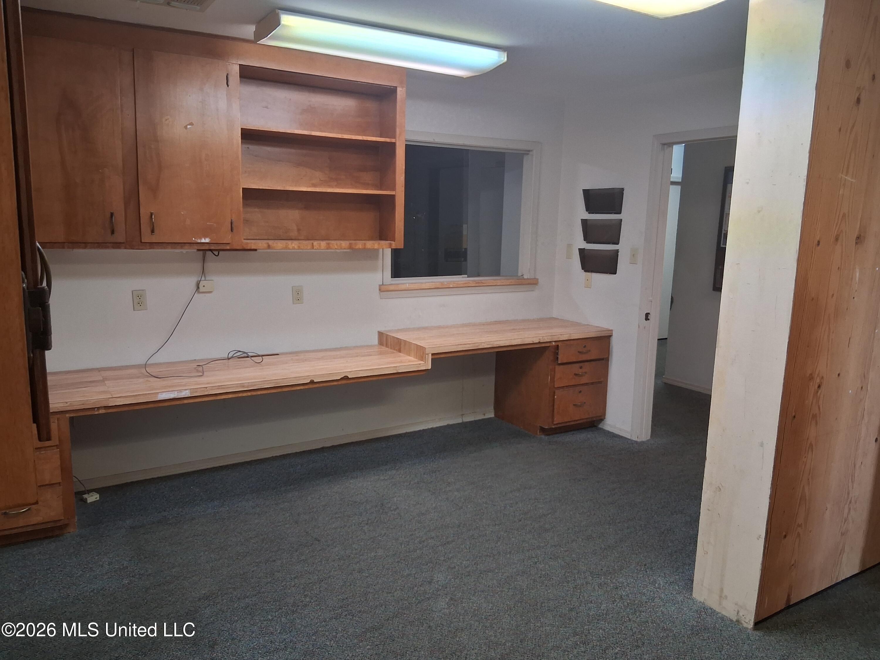 100 Lincoln Avenue Property Photo 4