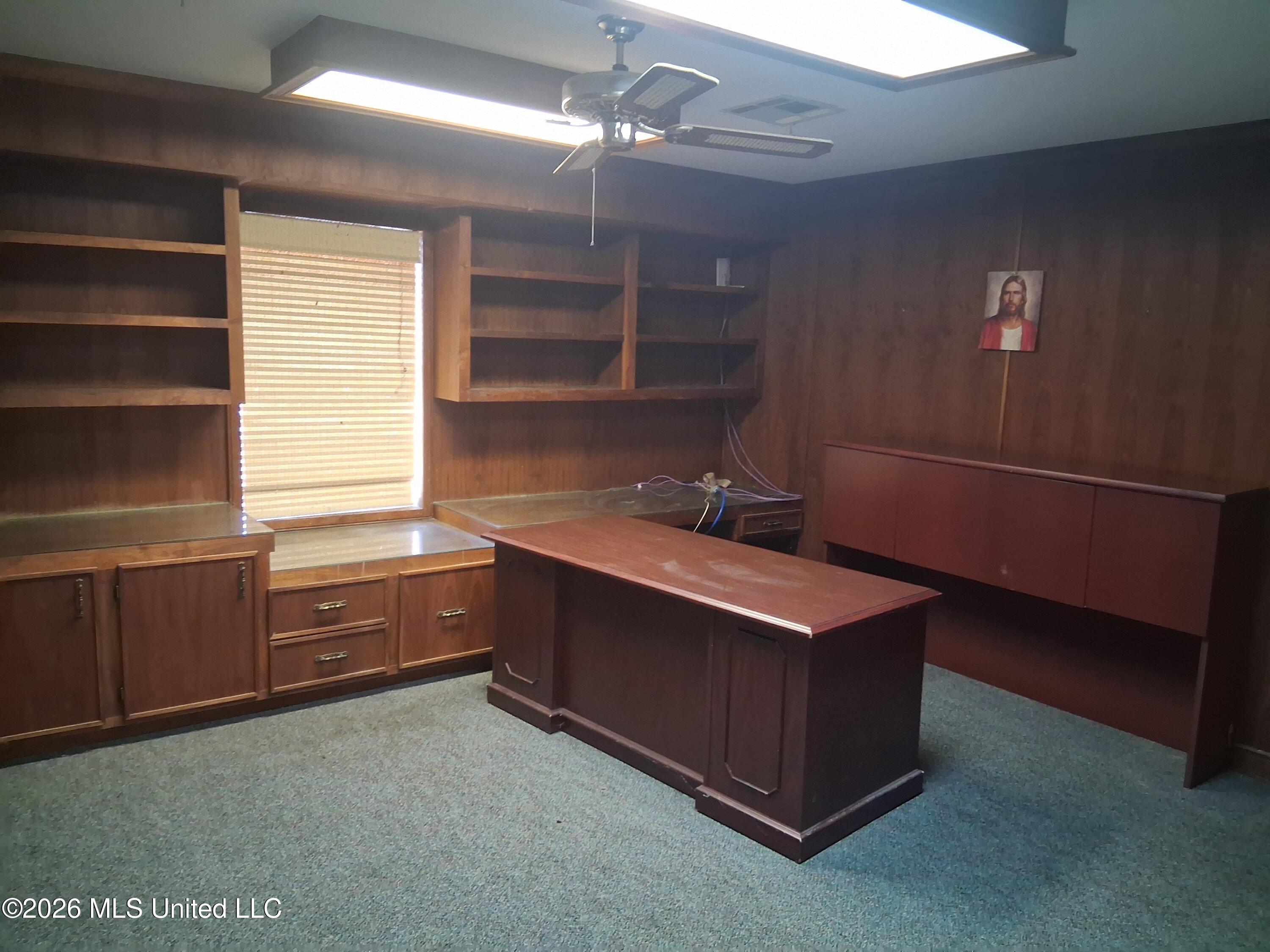 100 Lincoln Avenue Property Photo 5
