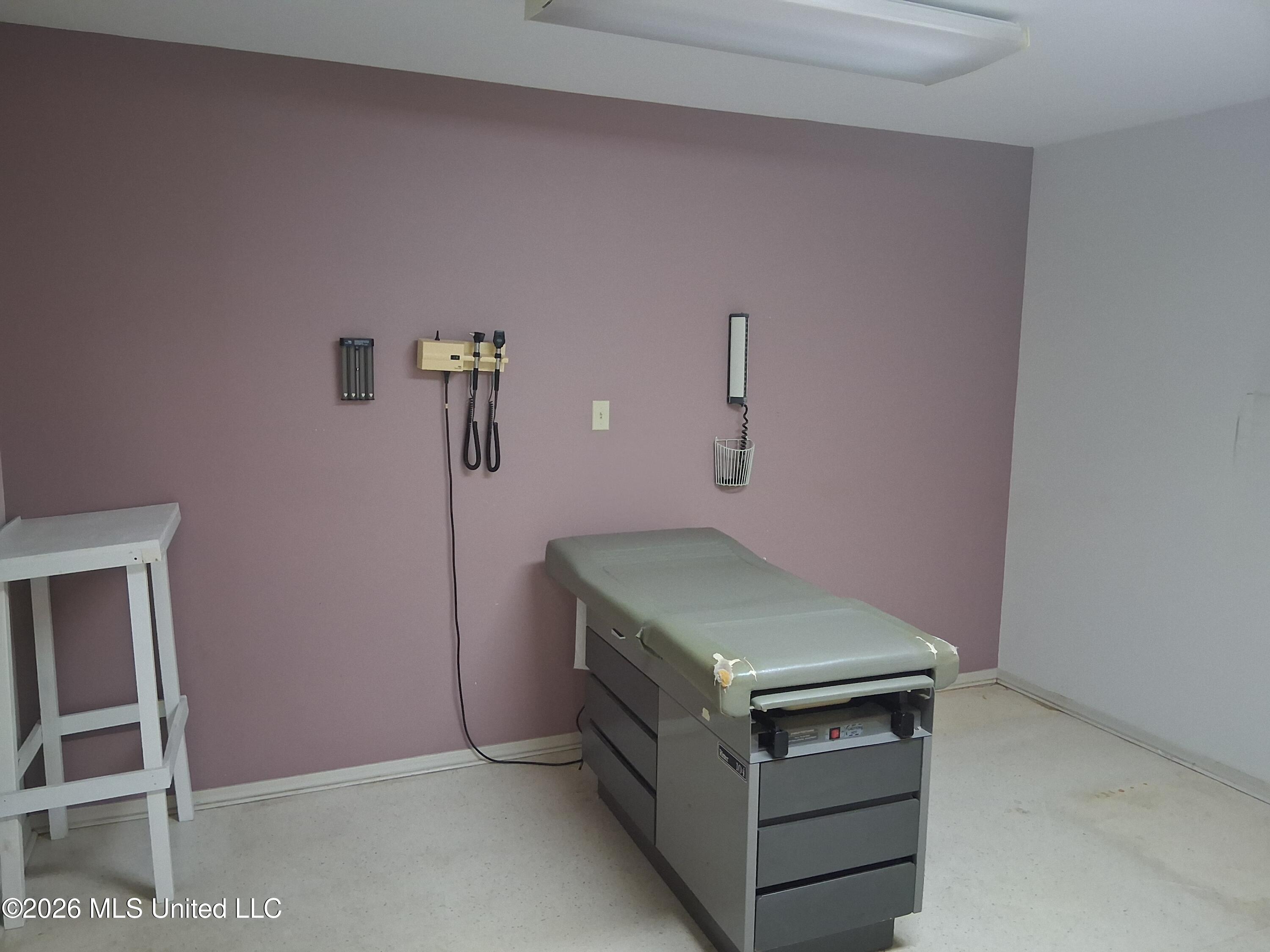 100 Lincoln Avenue Property Photo 7