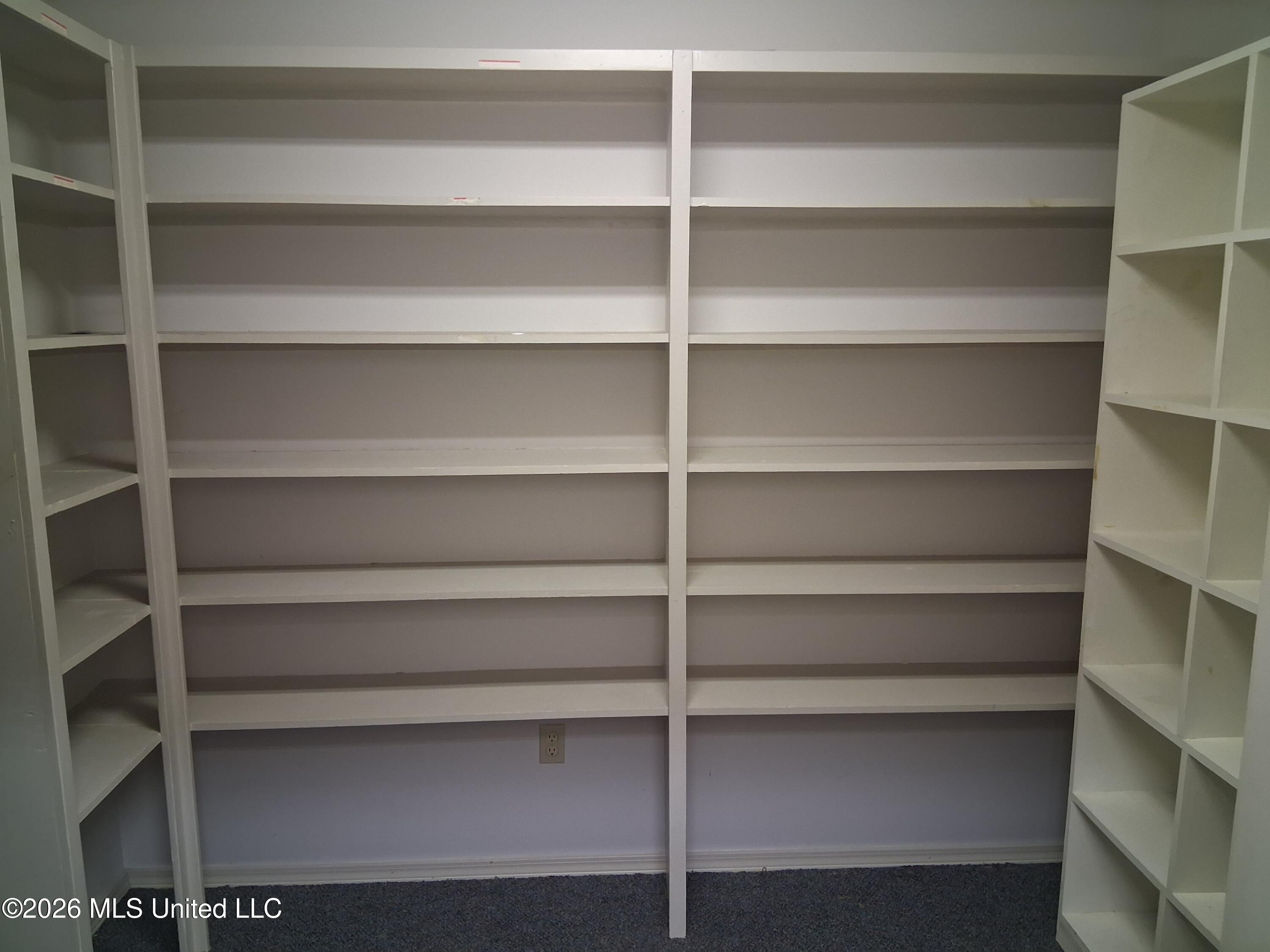100 Lincoln Avenue Property Photo 9