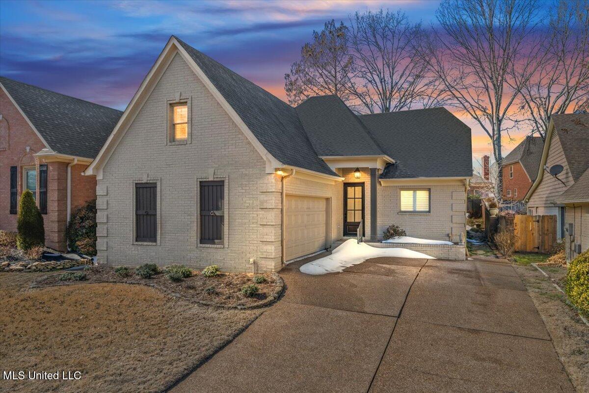 6705 Player Drive Property Photo 2