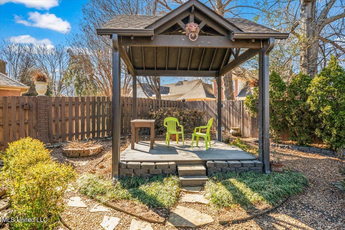 6705 Player Drive Property Photo 32