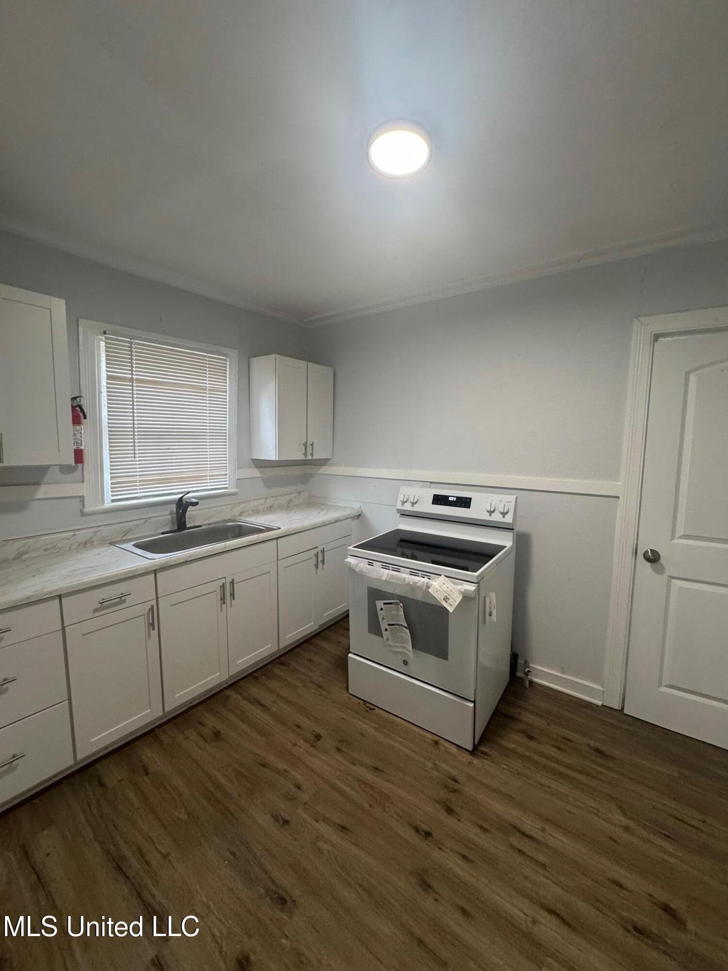 1857 Westover Street Property Photo 6