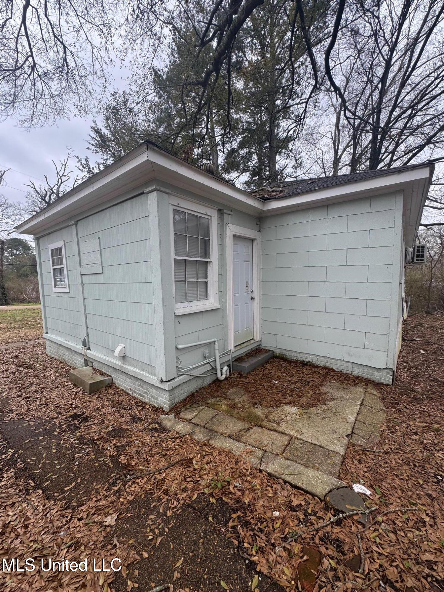 1857 Westover Street Property Photo 13