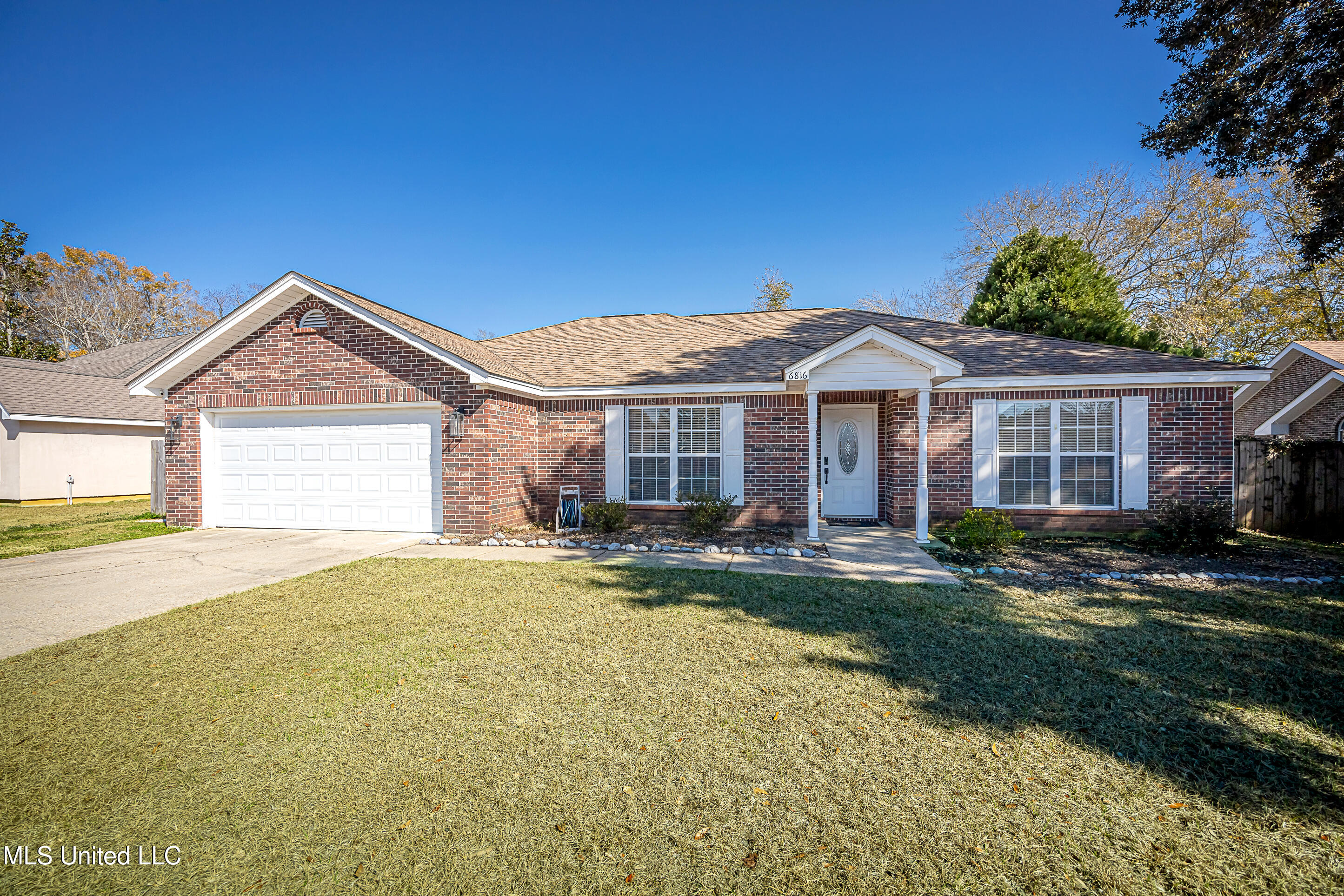 6816 Southwind Drive Property Photo 2