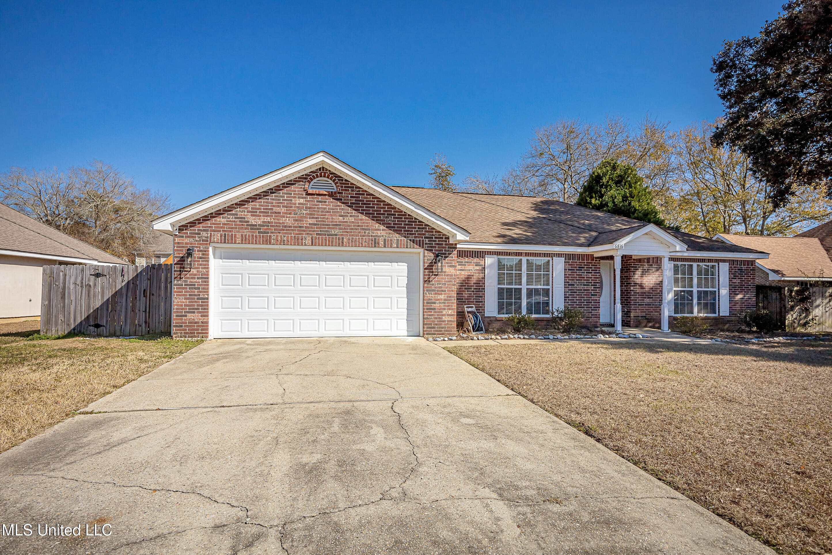 6816 Southwind Drive Property Photo 4