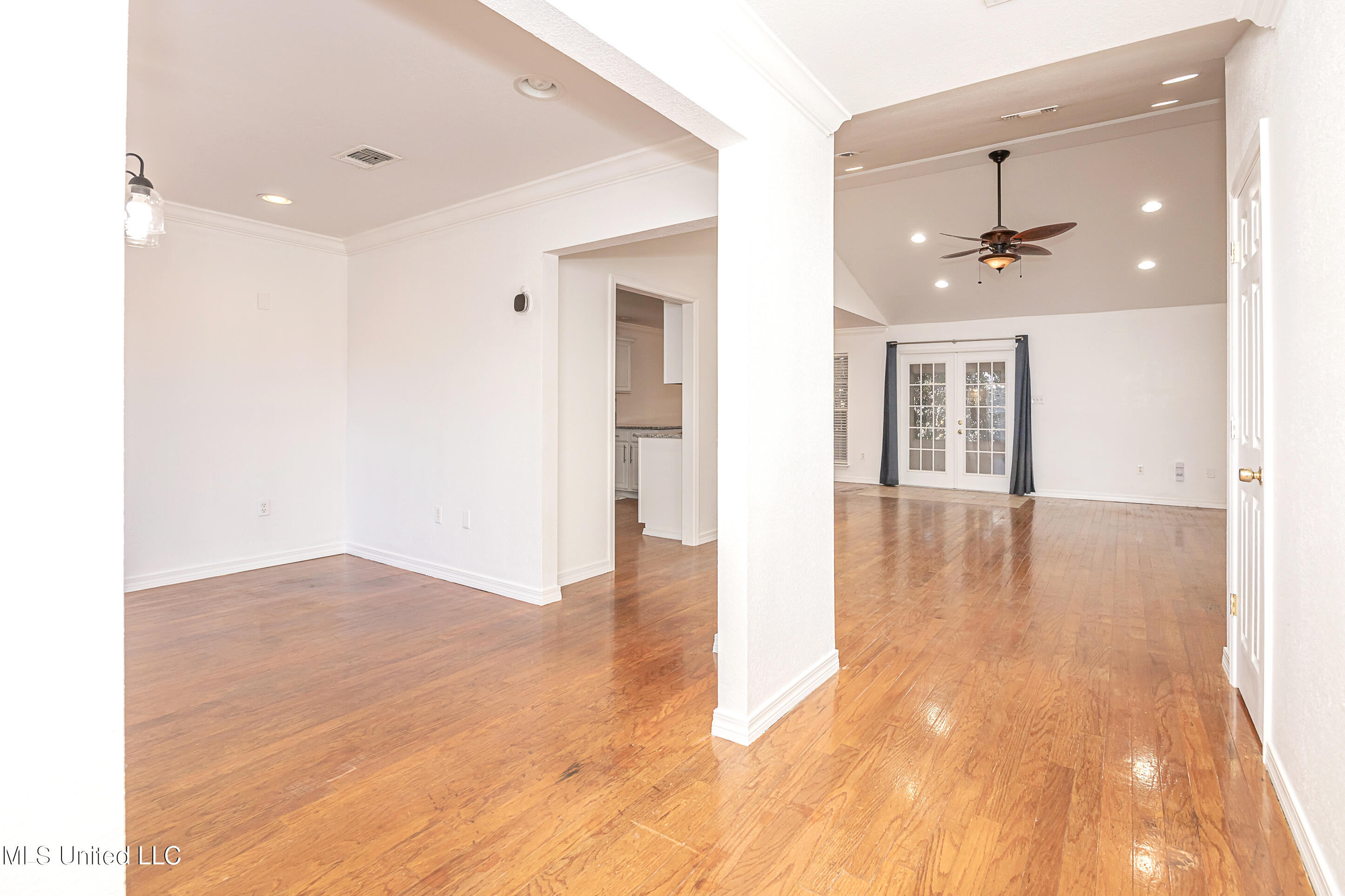 6816 Southwind Drive Property Photo 10