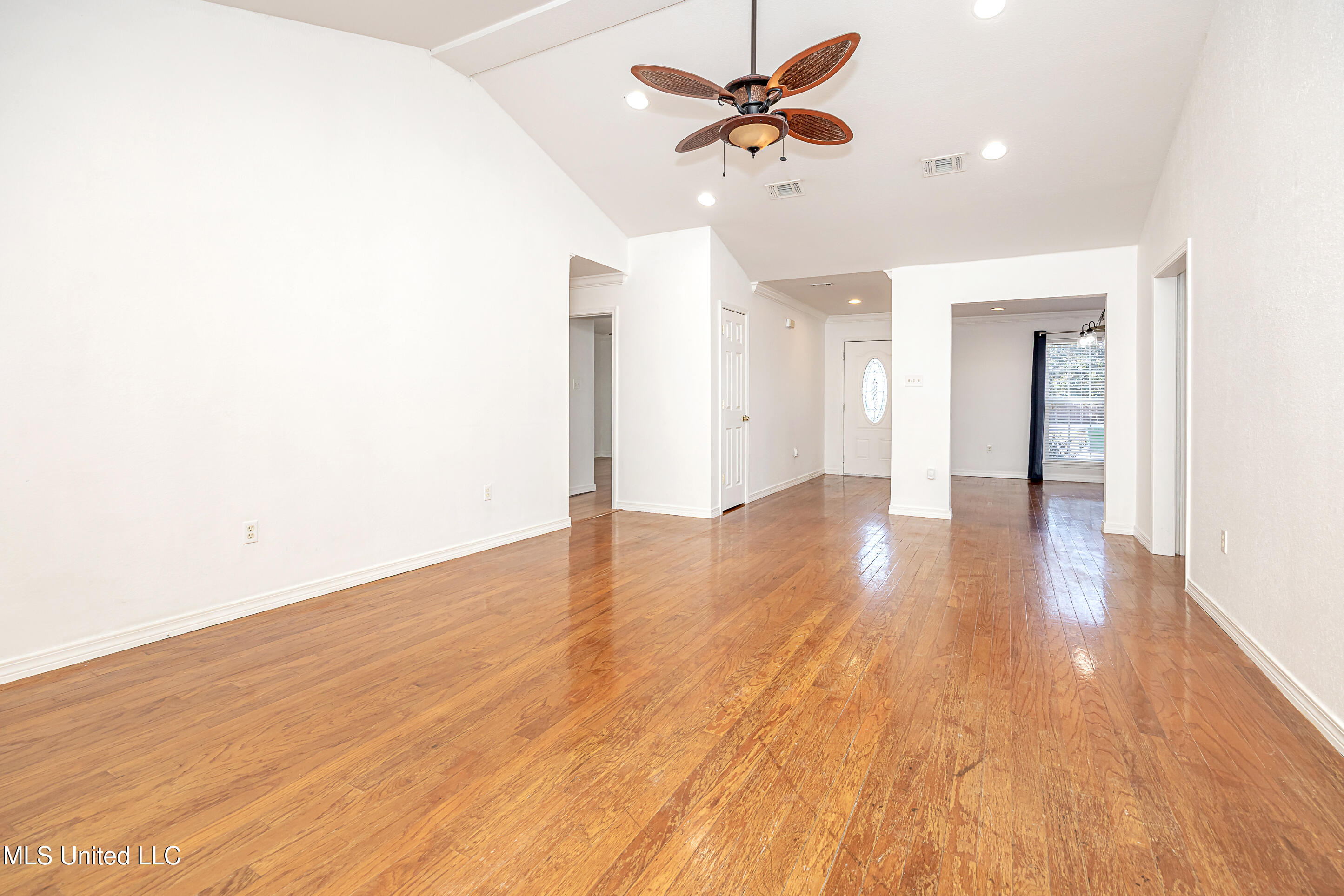 6816 Southwind Drive Property Photo 14